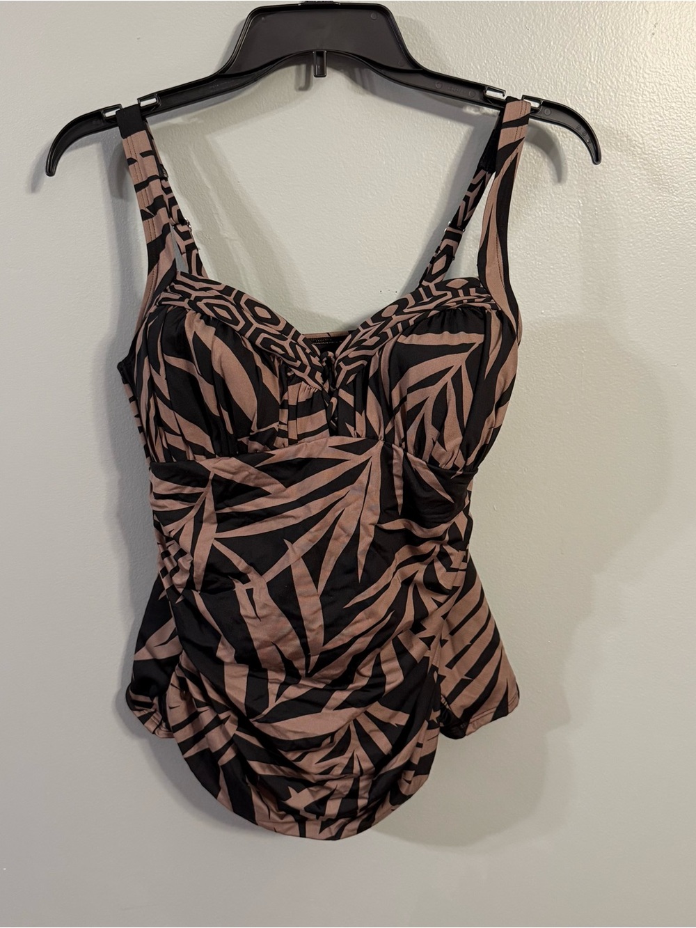 Miraclesuit Womens 12 Black Brown Tummy Control Palm Print Tankini Top